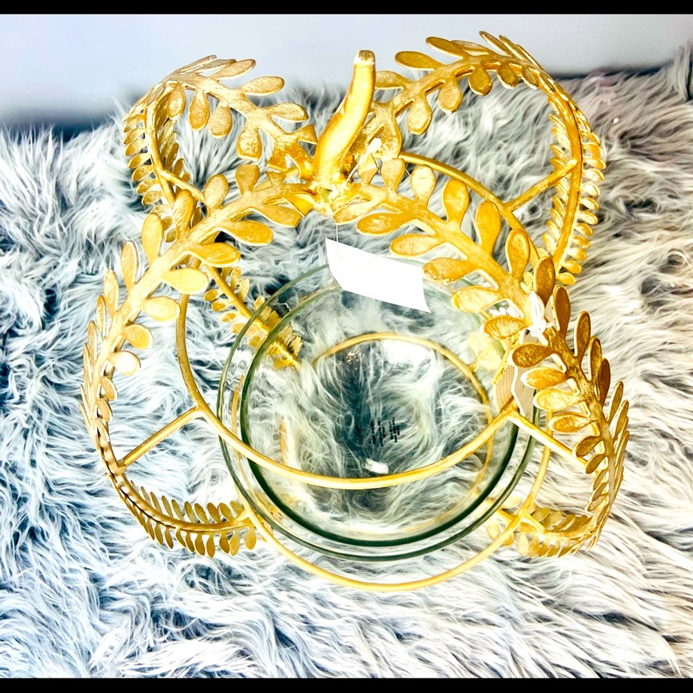 Server with Glass Bowl
